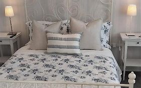 66 Chaucer Bed&Breakfast